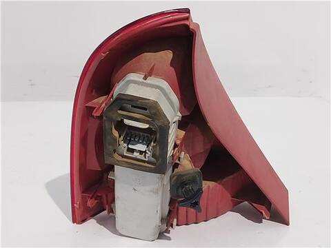 Foto 2ª: Piloto Trasero Derecho Renault Clio 1.2 B/CB0F B/CB0A B/CB10 B/CB1K B/CB2D B/CB2H) 58CV 43KW [D7F 710] (2002)
