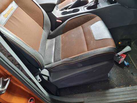 Foto 4ª: Asientos Traseros Ford Ranger DOPPELKABINE 4X4 WILDTRAK 200CV 147KW [SAFA] (2017)
