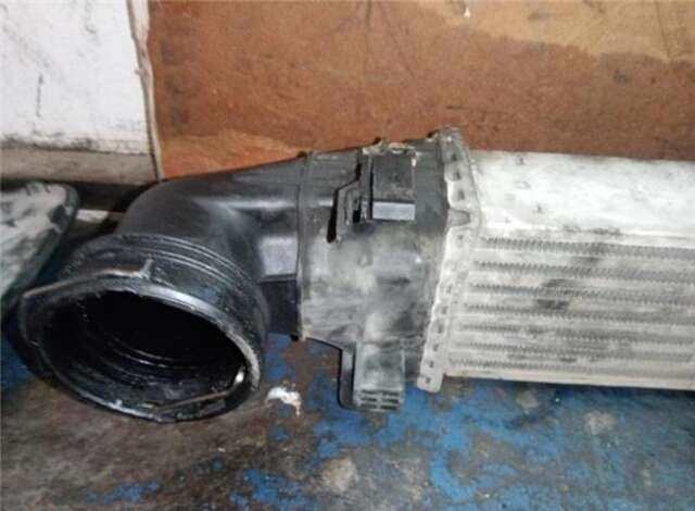 Foto 3ª: Intercooler Mercedes Clase E 180 2.7 E 270 CDI (211.016) [2.7 LTR. - 130 KW CDI CAT] [OM 647.961]