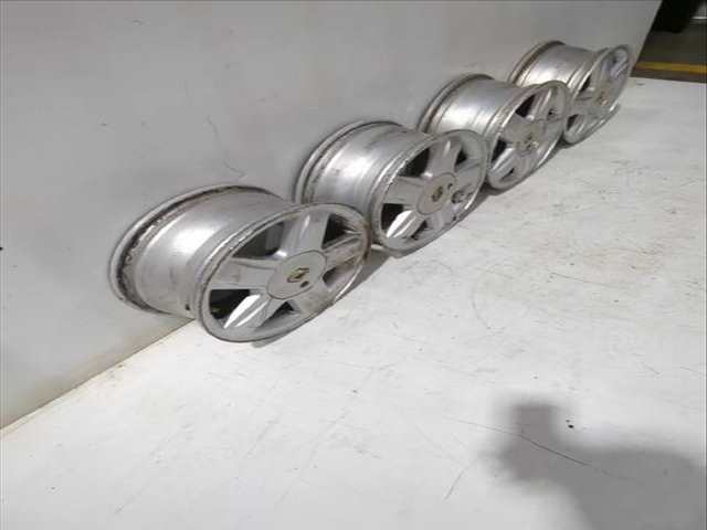 Foto 3ª: Juego LLantas Renault Clio 1.2 16V BB05 BB0W BB11 BB27 BB2T BB2U BB2V CB05 ... 75CV [D4F 706 D4F 712 D4F 714 D4F 722 D4F 728] (1998)
