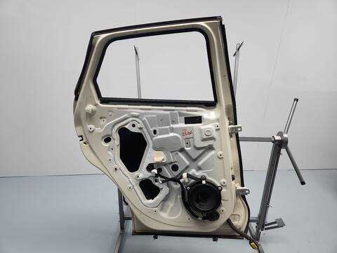 Foto 4ª: Puerta Trasera Izquierda Renault Captur DYNAMIQUE 120CV 88KW [H5FD4] (2014)