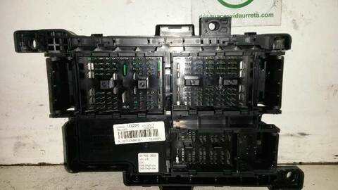 Foto 2ª: Caja Reles Fusibles Kia Carens 115CV 85KW [D4EA] (2007)