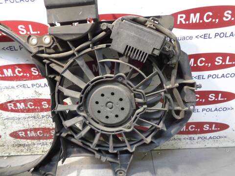 Foto 3ª: Electroventilador Aire Acondicionado Audi A4 1.9 TDI 96KW) BERLINA 130CV [AWX] (2001)