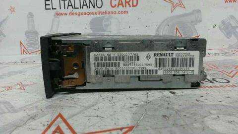 Foto 4ª: Sistema Audio Radio CD Renault Megane CONFORT DYNAMIQUE BERLINA 120CV 88KW II CLASSIC BERLINA