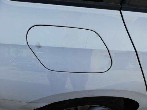 Foto 1ª: Tapa Exterior Combustible Volkswagen Golf DTRD (2024)