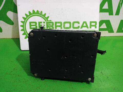 Foto 3ª: Caja Reles Fusibles Peugeot 508 ACTIVE 140CV [8DRHF8] (2011)