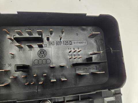 Foto 3ª: Caja Reles Fusibles Audi A3 2.0 TDI AMBIENTE 140CV 103KW [CFFB] (2003)