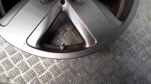 Foto 3ª: Juego LLantas Bmw Serie 1 116 2.0 D F40) [B37C15A] (2019)