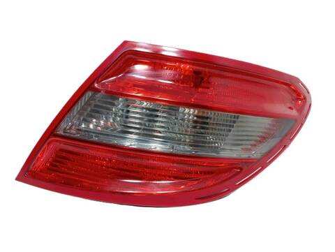 Piloto Trasero Derecho Mercedes Clase C 160 2 CDI CAT 136CV