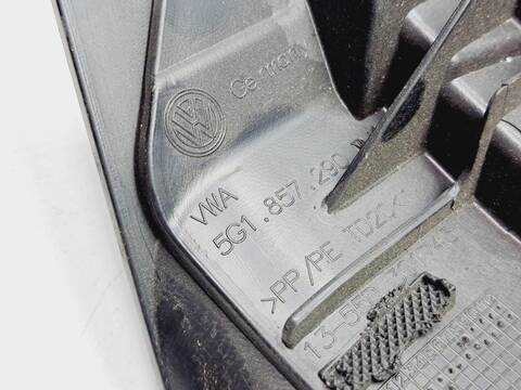 Foto 4ª: Guantera Volkswagen Golf 1.6 TDI DPF 105CV 77KW [CLH] (2014)