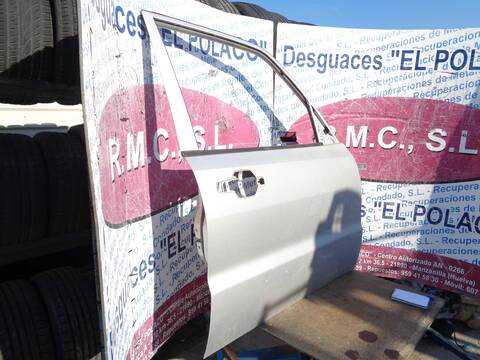 Foto 2ª: Puerta Delantera Derecha Mitsubishi Montero 3.2 DI-D CAT 160CV 118KW [4M41] (2000)