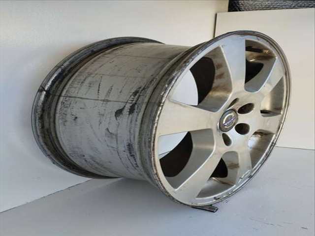 Foto 2ª: LLanta Aleacion Volvo XC 60 MOMENTUM DRIVE 163CV 120KW [D5204T2] (2011)