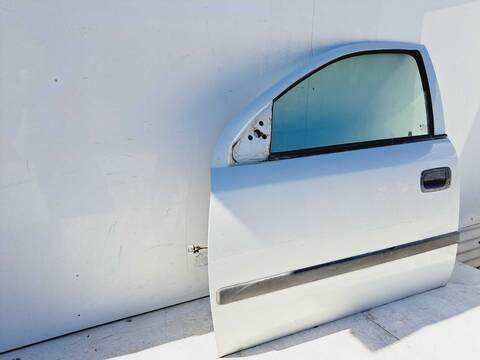 Foto 3ª: Puerta Delantera Izquierda Opel Astra CLUB BERLINA 84CV 62KW [Z16SE] (2003)