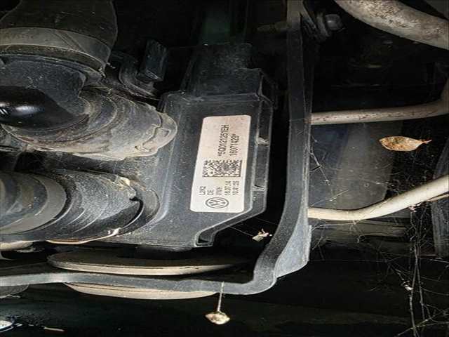 Foto 2ª: Electroventilador Volkswagen Golf ADVANCE BLUEMOTION TECH 110CV 81KW (2013)