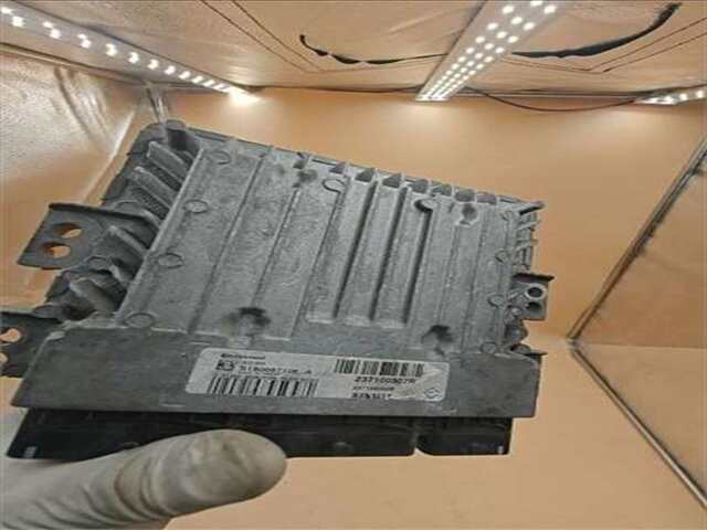Foto 3ª: Centralita Motor ECU Renault Megane 1.5 DYNAMIQUE [1.5 LTR. - 78 KW DCI DIESEL] III BERLINA 5P (2008-_) [K9K-832]