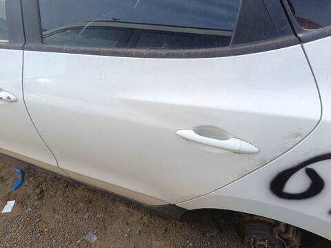 Puerta Trasera Izquierda Hyundai ix35 STYLE 2WD 116CV 85KW
