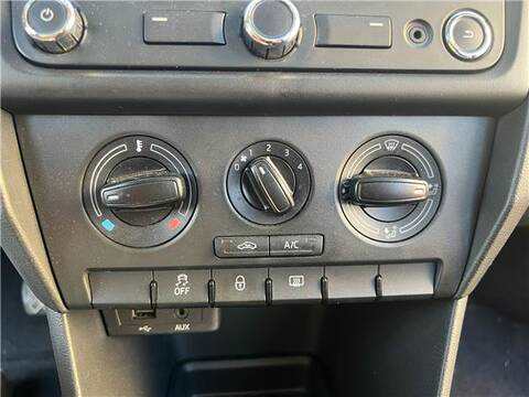 Foto 1ª: Mando Climatizador Skoda Rapid 1.6 TDI 105CV 77KW [CAYC,CLNA] (2014)
