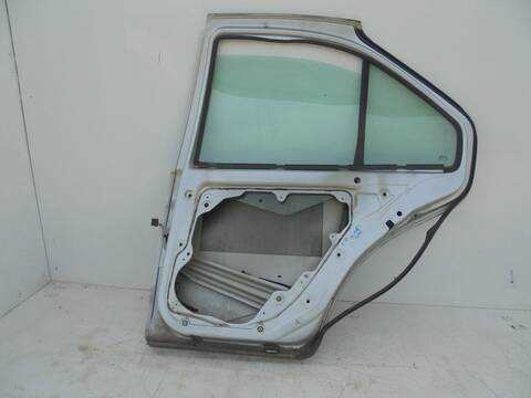 Foto 4ª: Puerta Trasera Derecha Volkswagen Bora BERLINA 101CV 74KW [ALH] (2000)