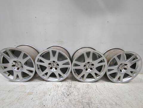 Foto 1ª: Juego LLantas Mercedes Clase CLK 240 G C209) 209.361 [M 112.912] (2002)
