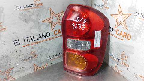 Piloto Trasero Derecho Toyota Rav4 2.0 D-4D EXECUTIVE 4X4 2003 ) 116CV 85KW