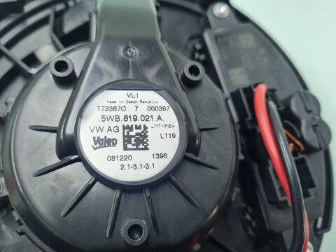 Foto 2ª: Calefacción Volkswagen Touran ADVANCE BMT 150CV 110KW [DTSB] (2021)