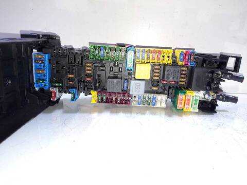 Foto 2ª: Caja Reles Fusibles Mercedes Vito 2.1 CDI CAT 136CV 100KW (2014)