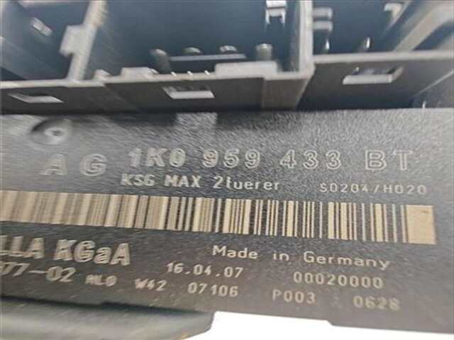 Centralita Motor ECU Volkswagen Touran 2.0 HIGHLINE [2.0 LTR. - 103 KW TDI]