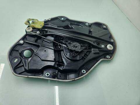 Foto 3ª: Elevalunas Manual Trasero Derecho Bmw Serie 1 114 M135I XDRIVE 306CV 225KW [B48E] (2022)