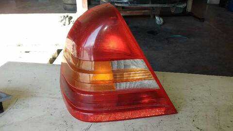 Piloto Trasero Izquierdo Mercedes Clase C 160 FAMILIAR