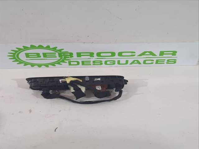 Foto 3ª: Botonera Elevalunas Dacia Duster 1.0 TCE 90 91CV 67KW [H4D 470] (2023)