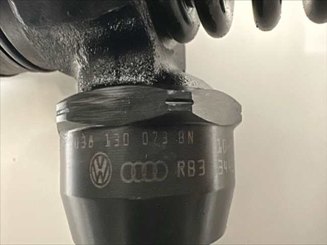 Foto 2ª: Inyectores Volkswagen Touran 1.9 TDI [BLS] (2010)