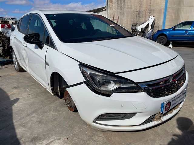 Foto 3ª: Kit Repuestos Delanteros Opel Astra 1.4 G 125cv [D14XFL] (2019)