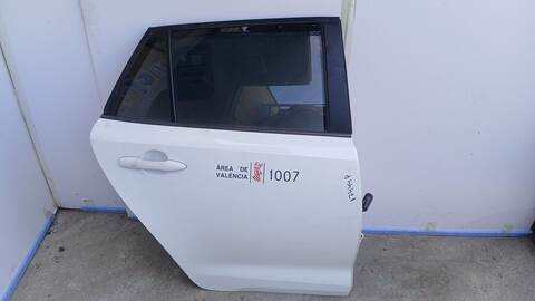 Puerta Trasera Derecha Toyota Corolla 1.8 HYBRID ZWE211) 98CV 72KW FAMILIAR