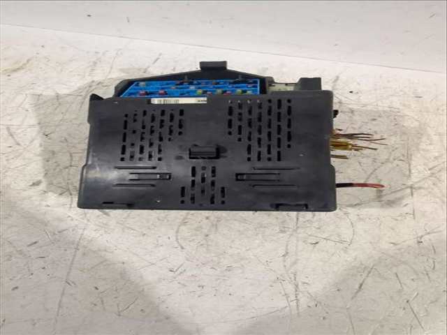 Foto 3ª: Caja Reles Fusibles Renault Megane 1.6 16V LA00 LA04 LA0B LA11 LA16 LA19 LA1J LA1K ... 107CV [K4M 700 K4M 701 K4M 706 K4M 708 K4M 709] (1996)