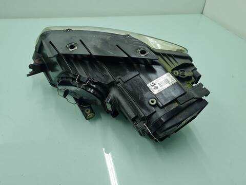 Foto 2ª: Faro Derecho Volkswagen Passat 2.0 TDI 140CV 103KW (2009)