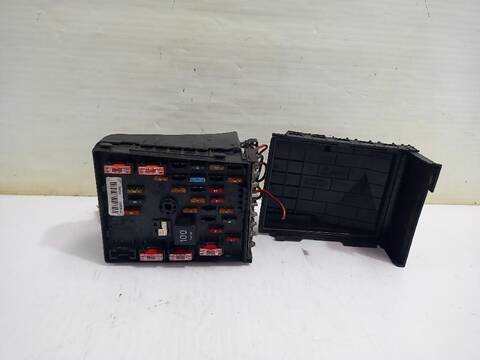 Caja Reles Fusibles Volkswagen Passat INDIVIDUAL 140CV