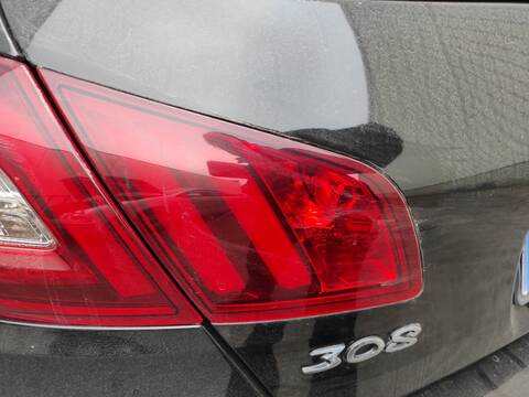 Piloto Portón Izquierdo Peugeot 308 HNY