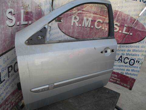 Foto 3ª: Puerta Delantera Izquierda Renault Laguna AUTHENTIQUE 120CV 88KW [F9Q C6] (2005)