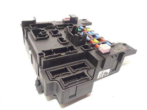 Foto 3ª: Caja Reles Fusibles Mitsubishi ASX 2.0 MIVEC CAT 150CV 110KW [4J11] (2020)