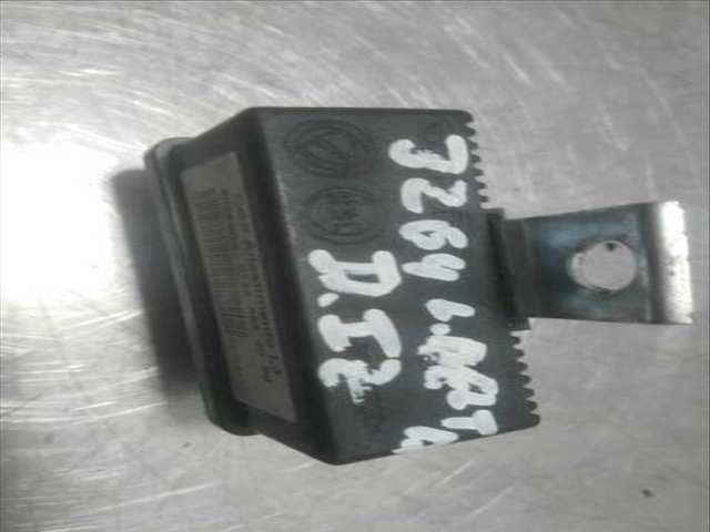 Foto 2ª: Caja Reles Fusibles Lancia Delta STEEL 105CV 77KW [944A3000] (2011)