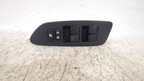 Botonera Elevalunas Toyota Auris 1.6 ZRE151_) 124CV 91KW