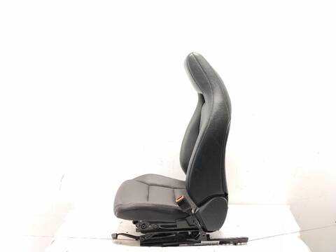 Foto 2ª: Asiento Delantero Derecho Mercedes Clase CLA Coupe CLA 220 CDI 117.303) COUPE [OM 651.930] (2013)