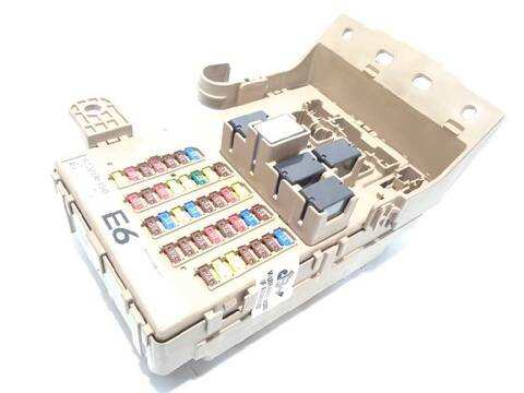 Caja Reles Fusibles Subaru Outback 2.0 DIESEL CAT 150CV 110KW