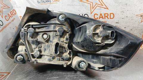 Foto 4ª: Piloto Trasero Izquierdo Fiat Linea DYNAMIC 78CV 57KW [350A1000] (2009)