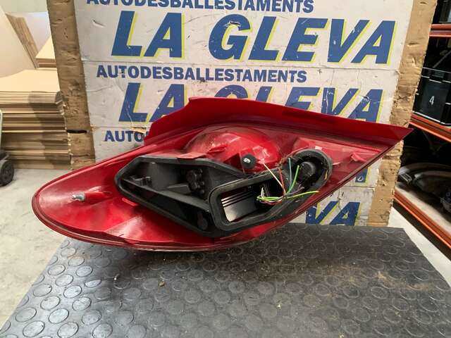 Foto 2ª: Piloto Trasero Derecho Peugeot 207 1.6 HDI90CV/66KW [9HX] (2007)