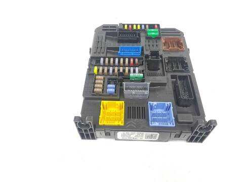 Foto 2ª: Caja Reles Fusibles Citroen C4 1.2 E-THP/PURETECH 131CV 96KW CACTUS [HN05] (2014)