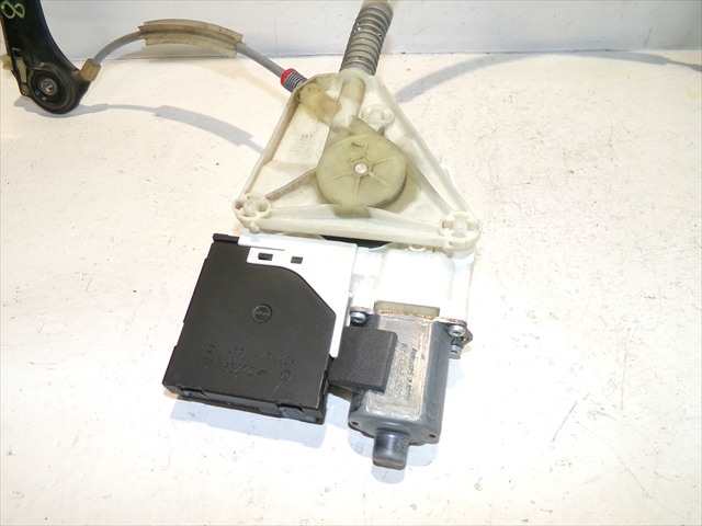Foto 2ª: Elevalunas Eléctrico Delantero Derecho Audi A3 1.6 TDI MODELO 8P,2008-2012 [CAY] (2012)