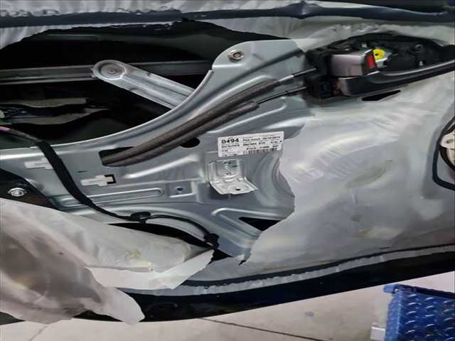 Elevalunas Eléctrico Delantero Izquierdo Hyundai ix35 1.7 CRDI 116CV 85KW