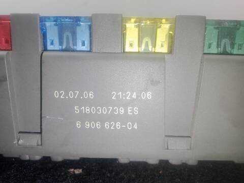 Foto 3ª: Caja Reles Fusibles Mini Mini ONE 90CV 66KW [W10B16A] (2006)