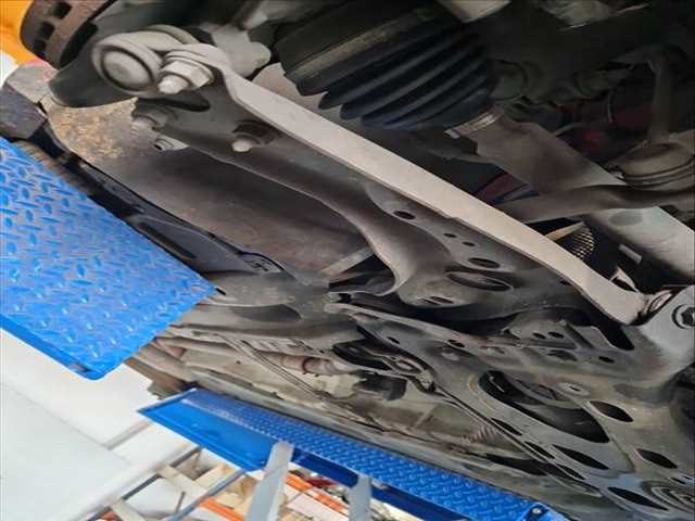 Brazo Suspension Delantero Derecho Volkswagen Golf 1.6 TDI 105CV 77KW